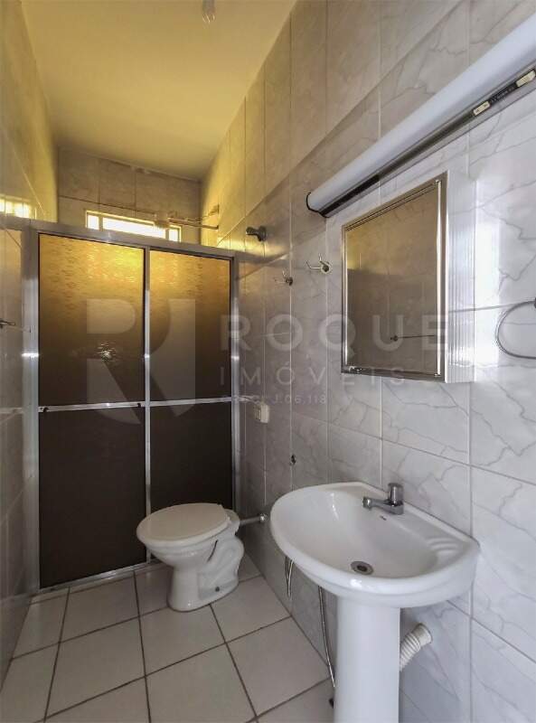 Casa Residencial para aluguel no bairro Residencial Fenix: WC 