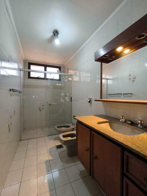 Apartamento à venda no bairro Centro: BANHEIRO SOCIAL