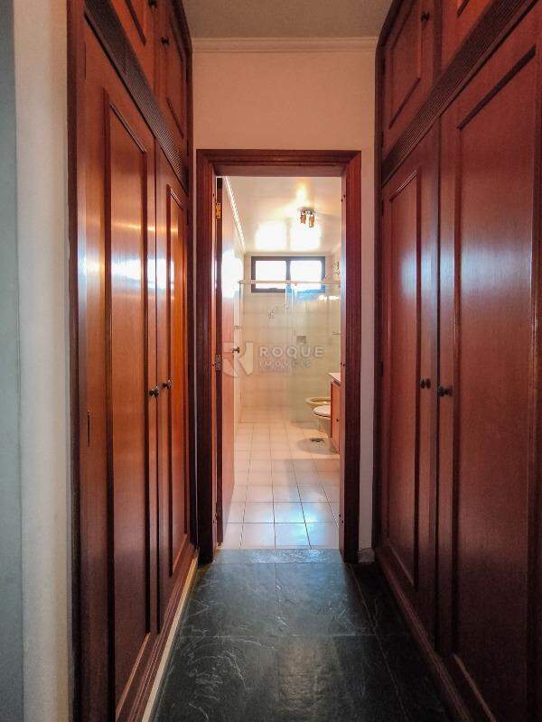 Apartamento à venda no bairro Centro: CLOSET SUÍTE 1