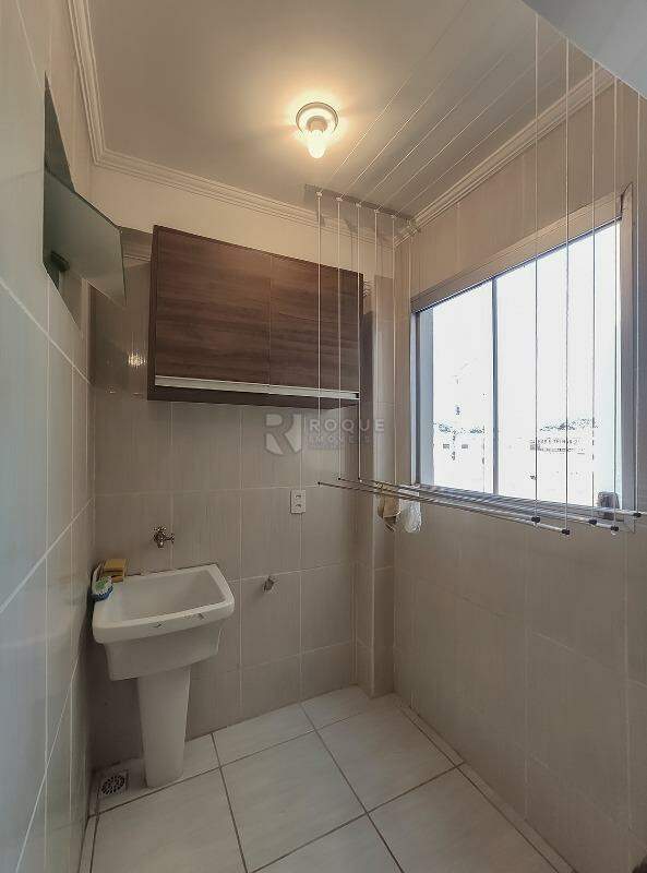 Apartamento para aluguel no bairro Chácaras Antonieta: Área de serviço 