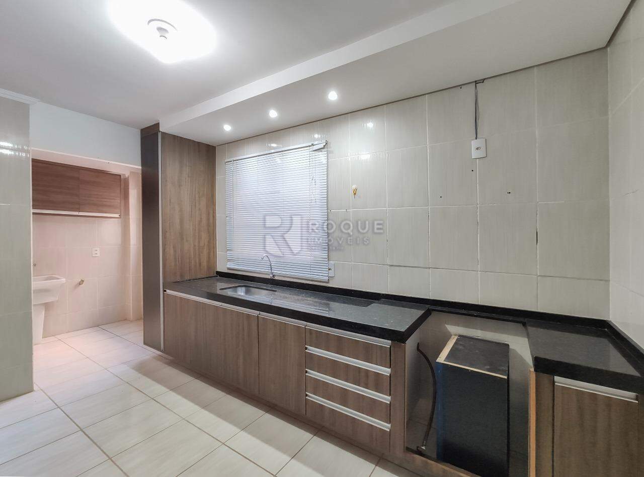 Apartamento para aluguel no bairro Chácaras Antonieta: Cozinha 