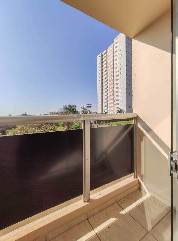 Apartamento para aluguel no bairro Chácaras Antonieta: Sacada 