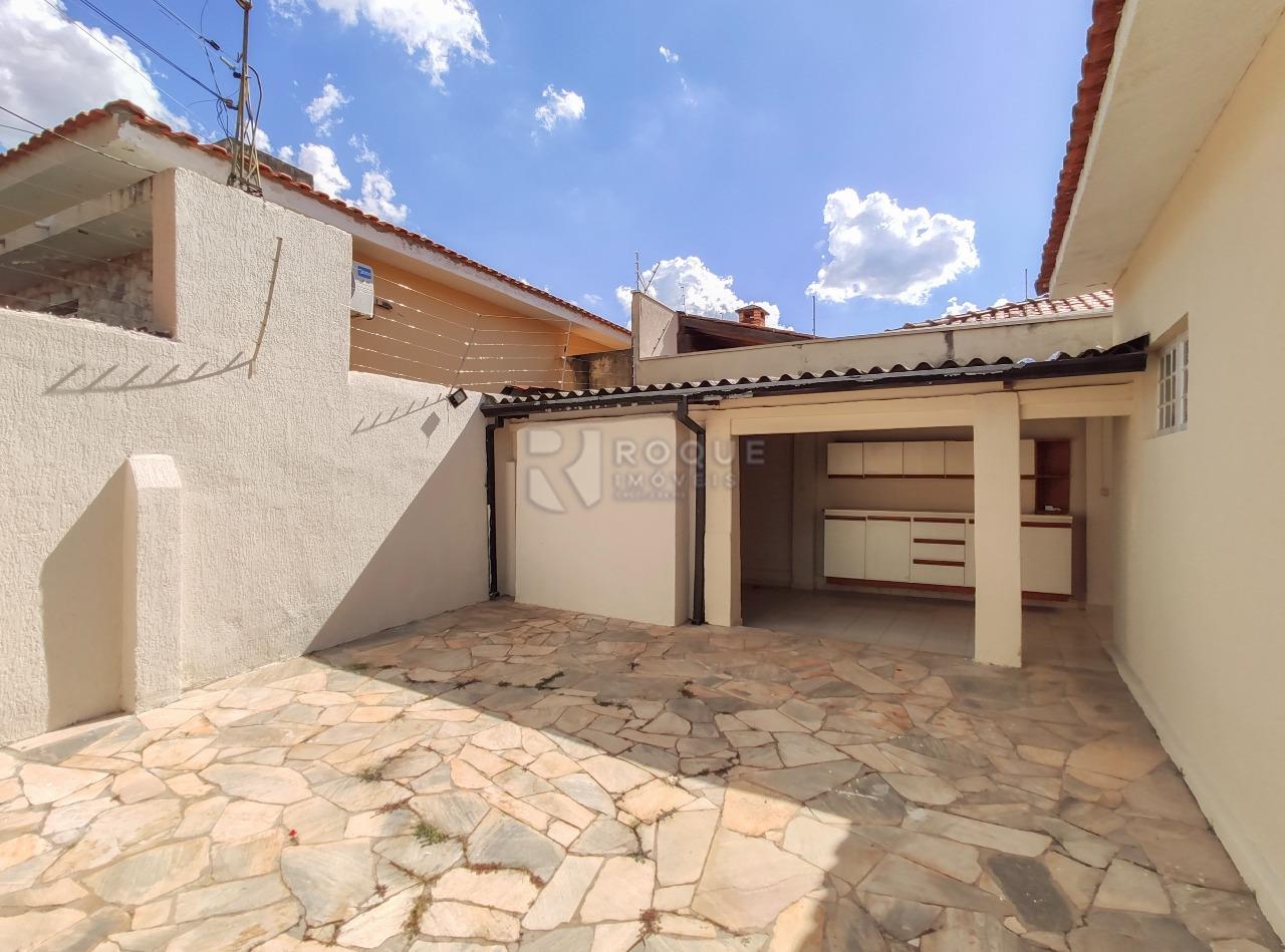 Casa Residencial para aluguel no bairro Vila Claudia: Fundo 