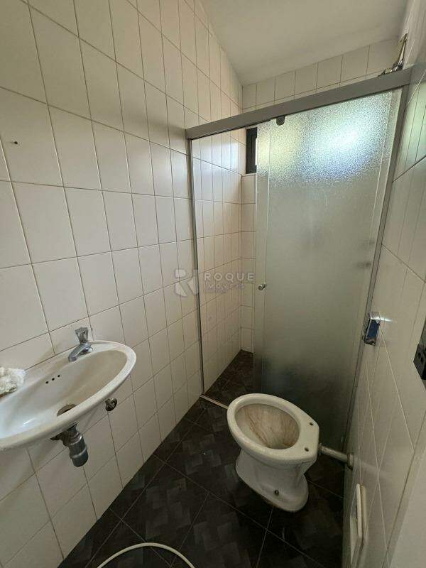 Casa em condomínio à venda no bairro Jardim Florença: BANHEIRO SERVIÇO