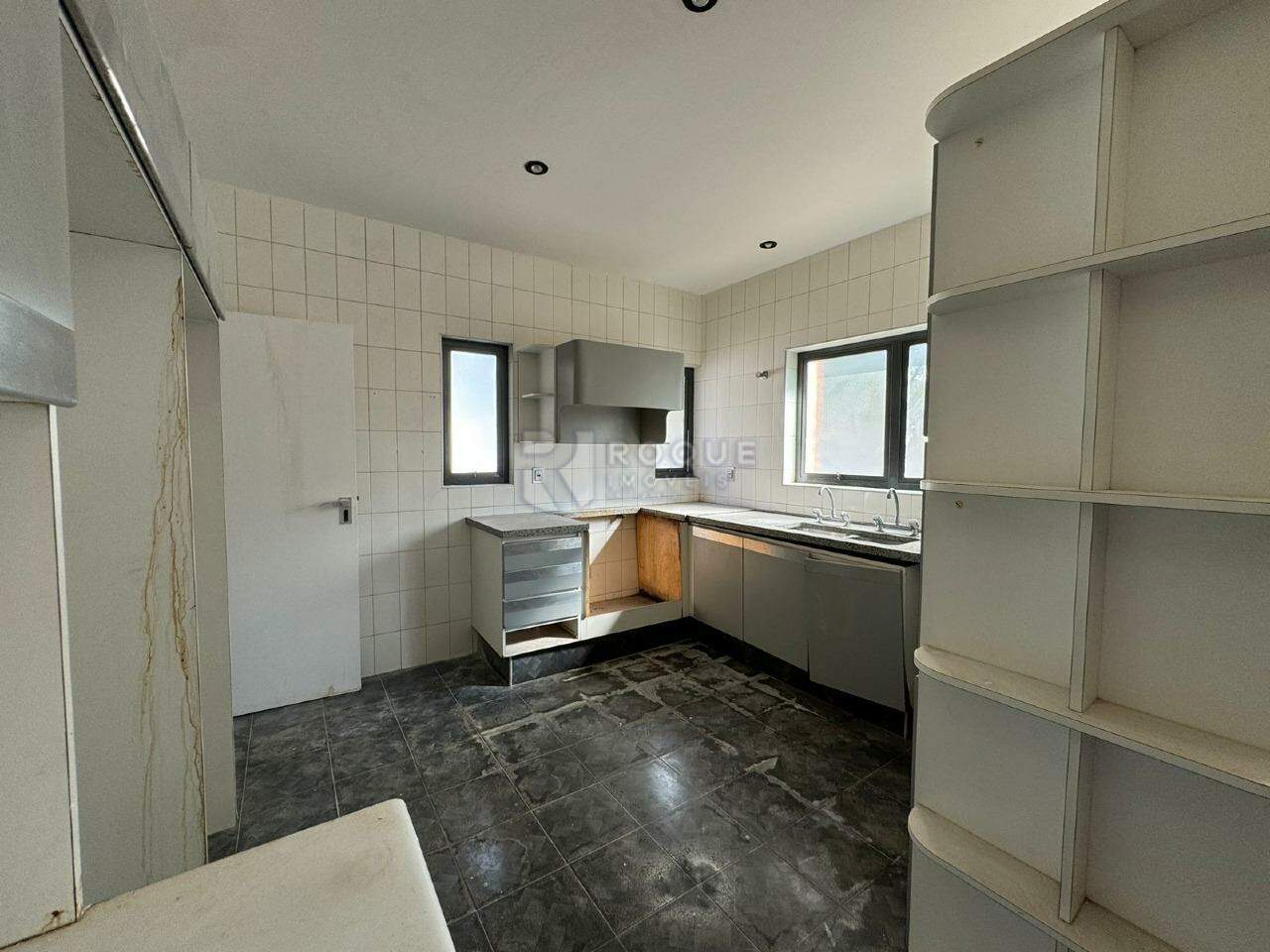 Casa em condomínio à venda no bairro Jardim Florença: COZINHA