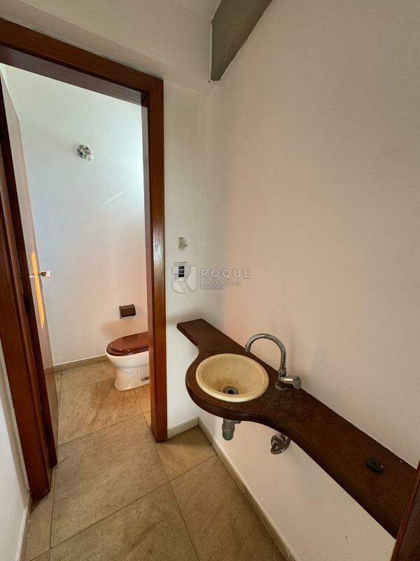 Casa em condomínio à venda no bairro Jardim Florença: LAVABO