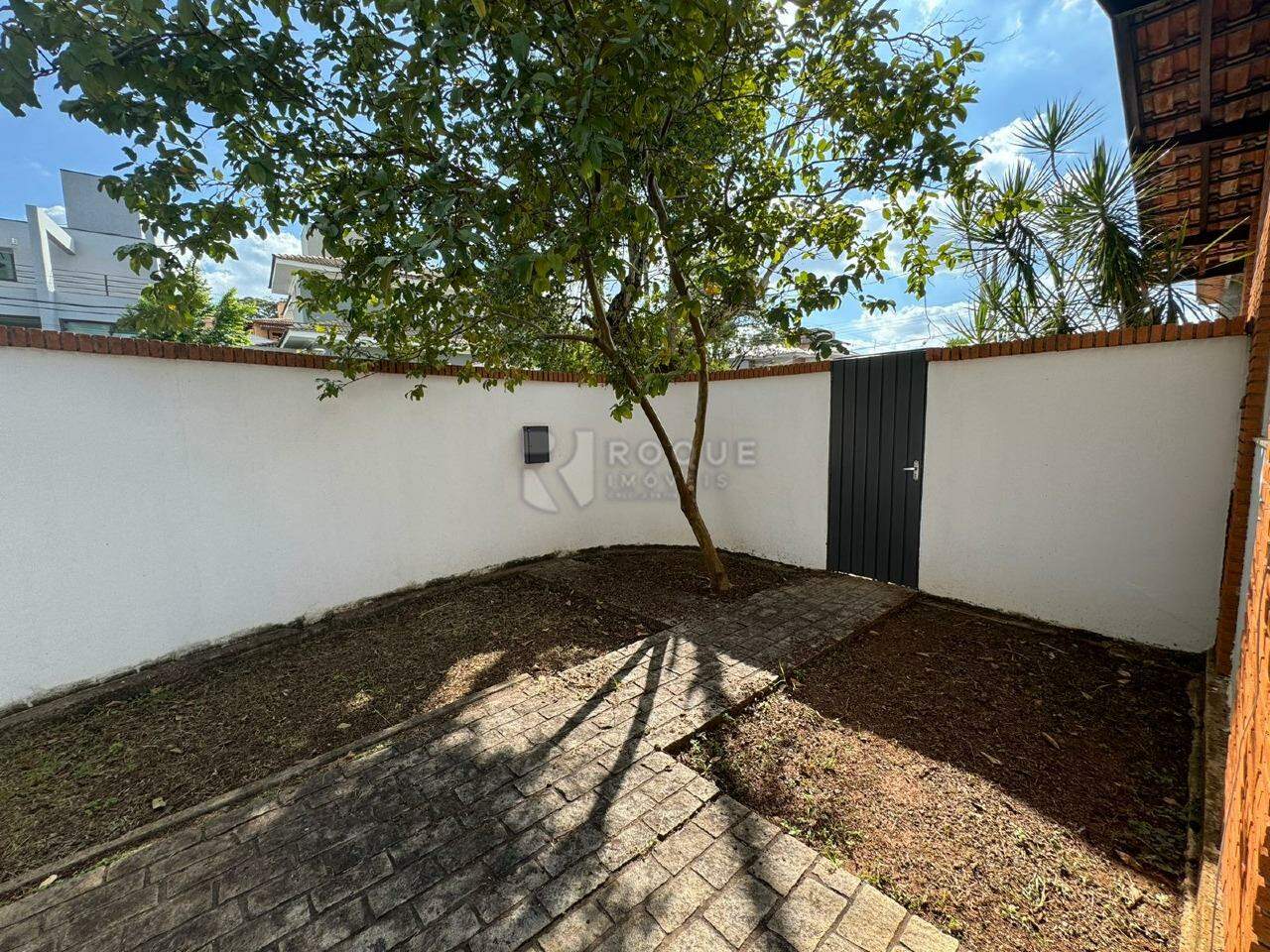 Casa em condomínio à venda no bairro Jardim Florença: ÁREA VARAL 