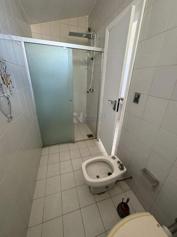 Casa em condomínio à venda no bairro Jardim Florença: W.C. SUÍTE MASTER
