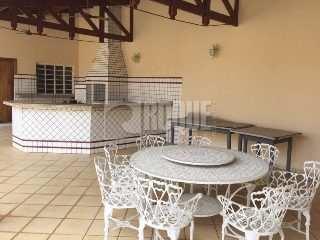 Casa em condomínio à venda no bairro Jardim Monte Carlo: