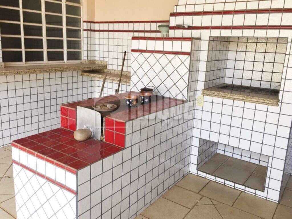 Casa em condomínio à venda no bairro Jardim Monte Carlo: