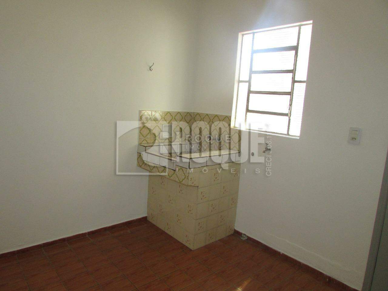 Casa Residencial para aluguel no bairro Vila Rocha: Área de serviços
