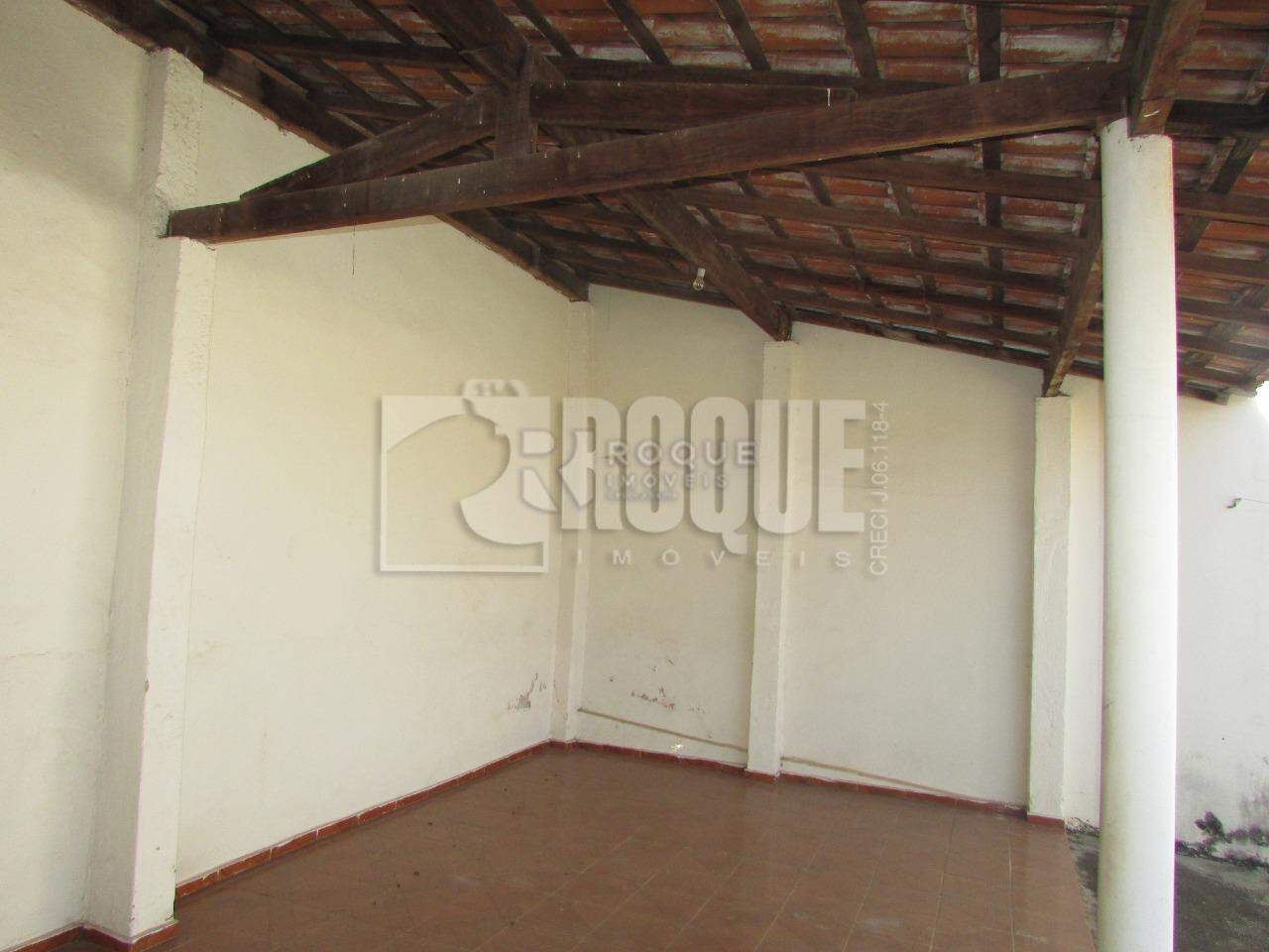 Casa Residencial para aluguel no bairro Vila Rocha: Fundos