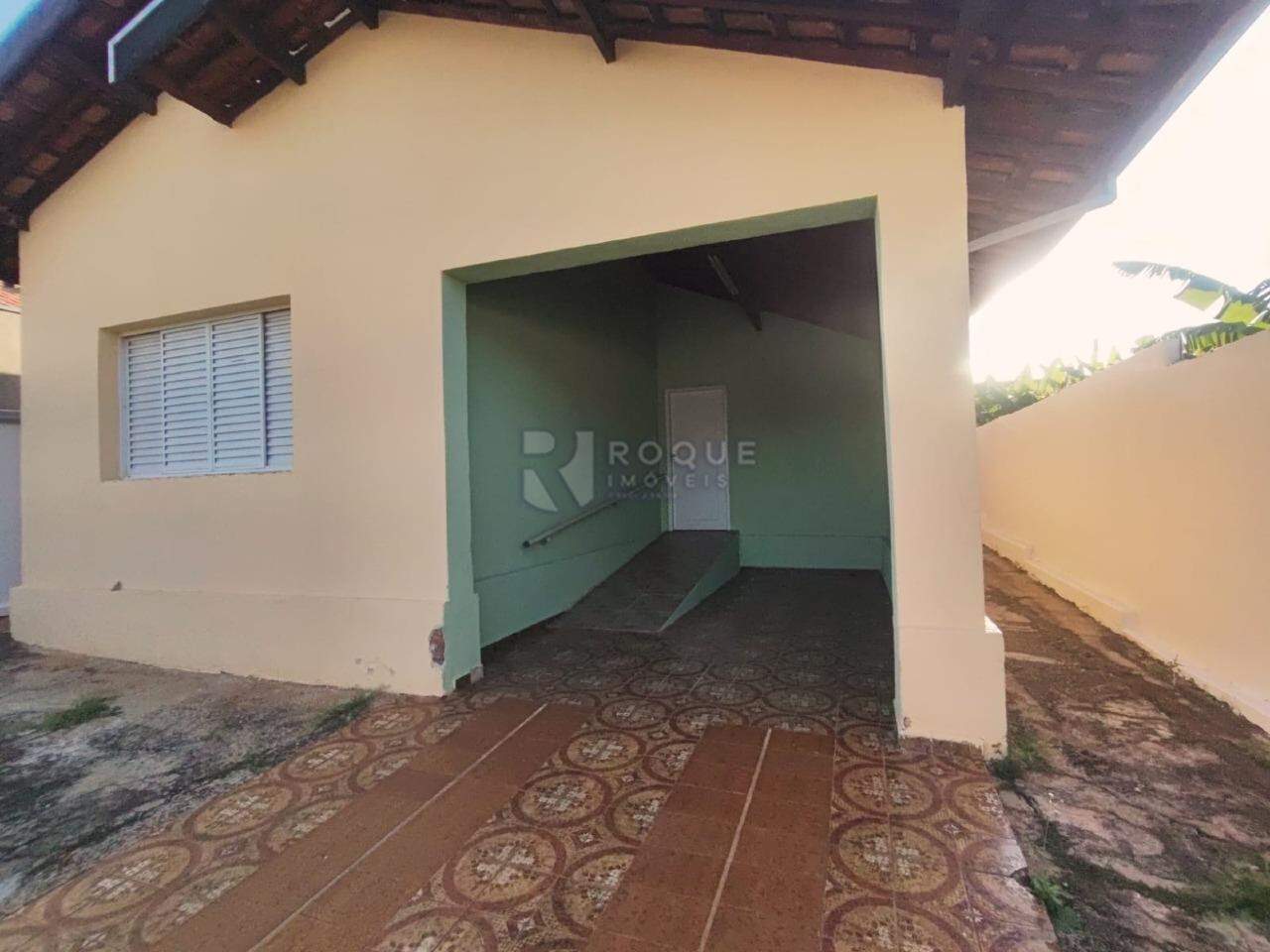 Casa Residencial para aluguel no bairro Jardim Nova Itália: Quintal