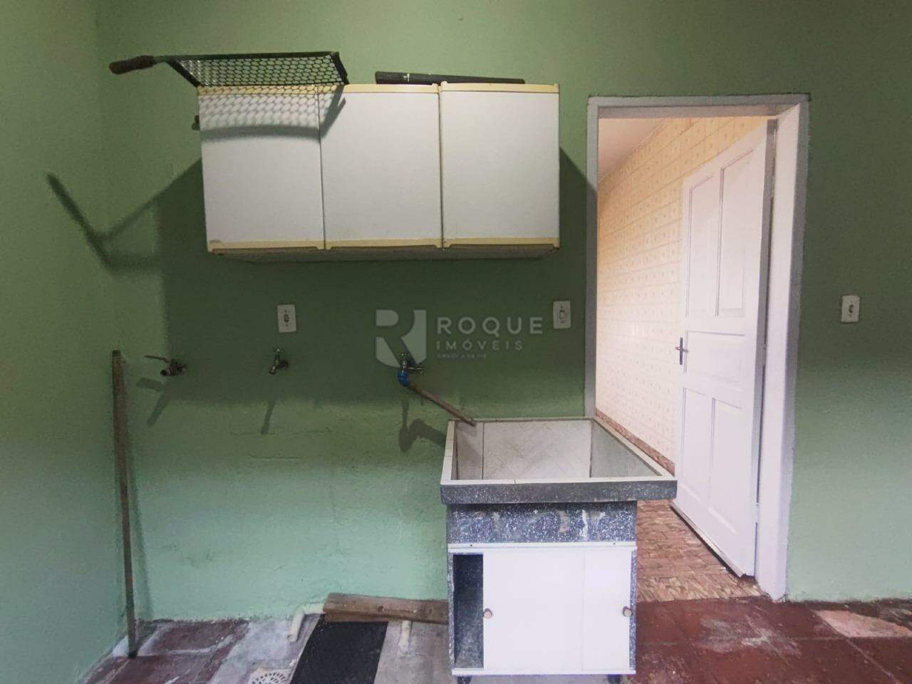 Casa Residencial para aluguel no bairro Jardim Nova Itália: Lavanderia