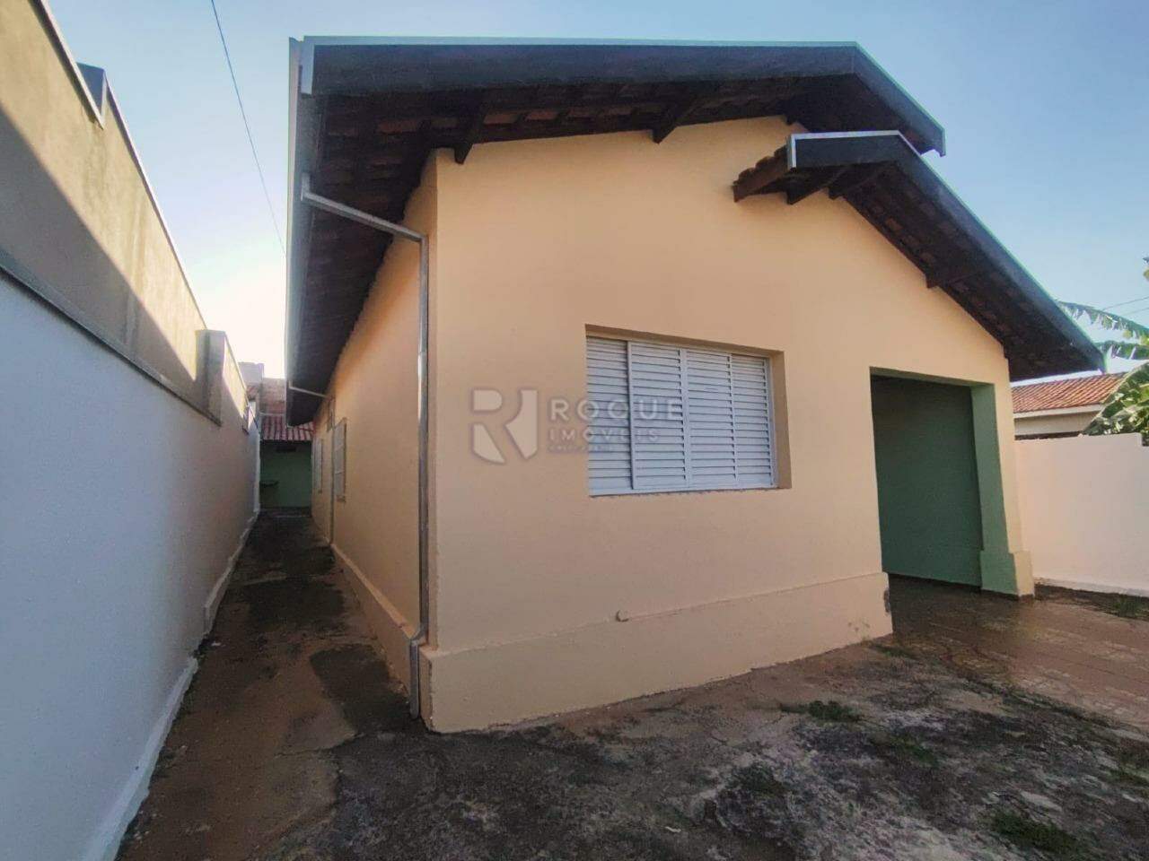 Casa Residencial para aluguel no bairro Jardim Nova Itália: Quintal