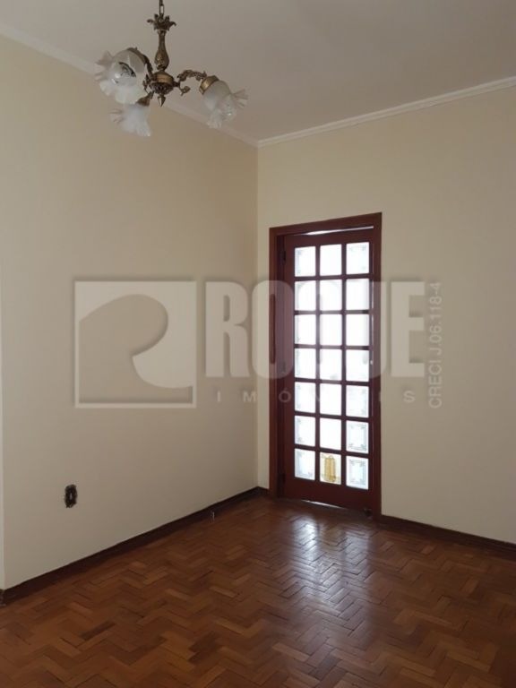 Casa Residencial à venda no bairro Centro: 