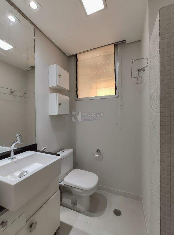 Apartamento para aluguel no bairro Parque Egisto Ragazzo: WC social 