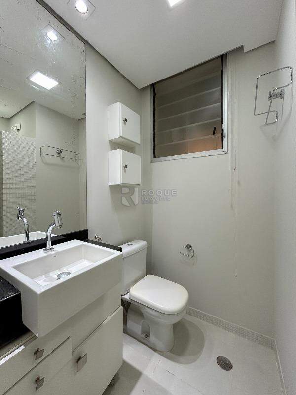Apartamento para aluguel no bairro Parque Egisto Ragazzo: WC social 