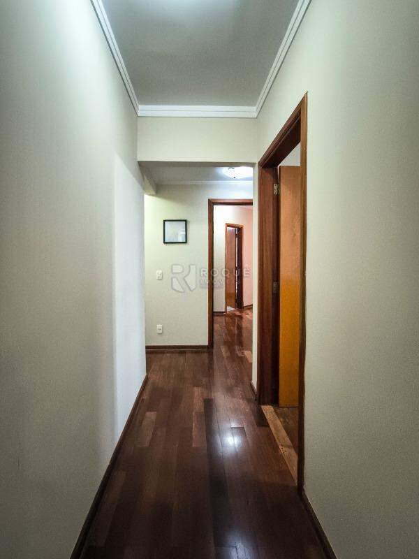 Apartamento à venda no bairro Centro: CORREDOR INTERNO