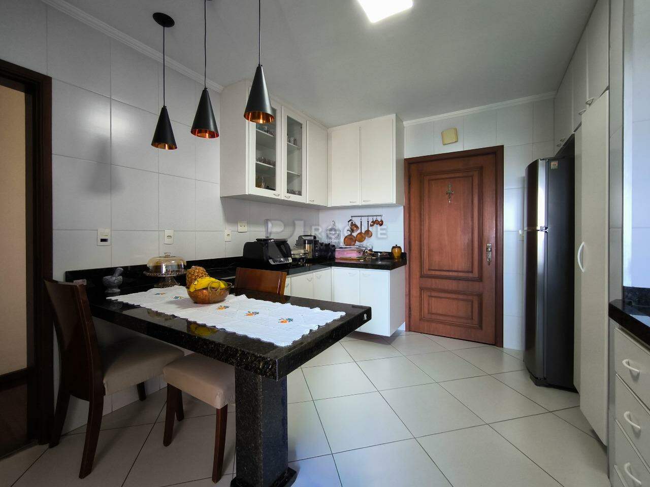 Apartamento à venda no bairro Vila Independência: COZINHA