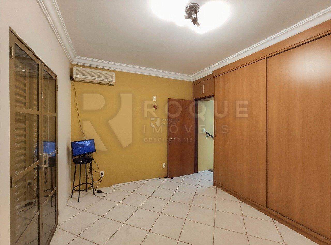 Casa Residencial à venda no bairro Jardim Residencial Roseira: 