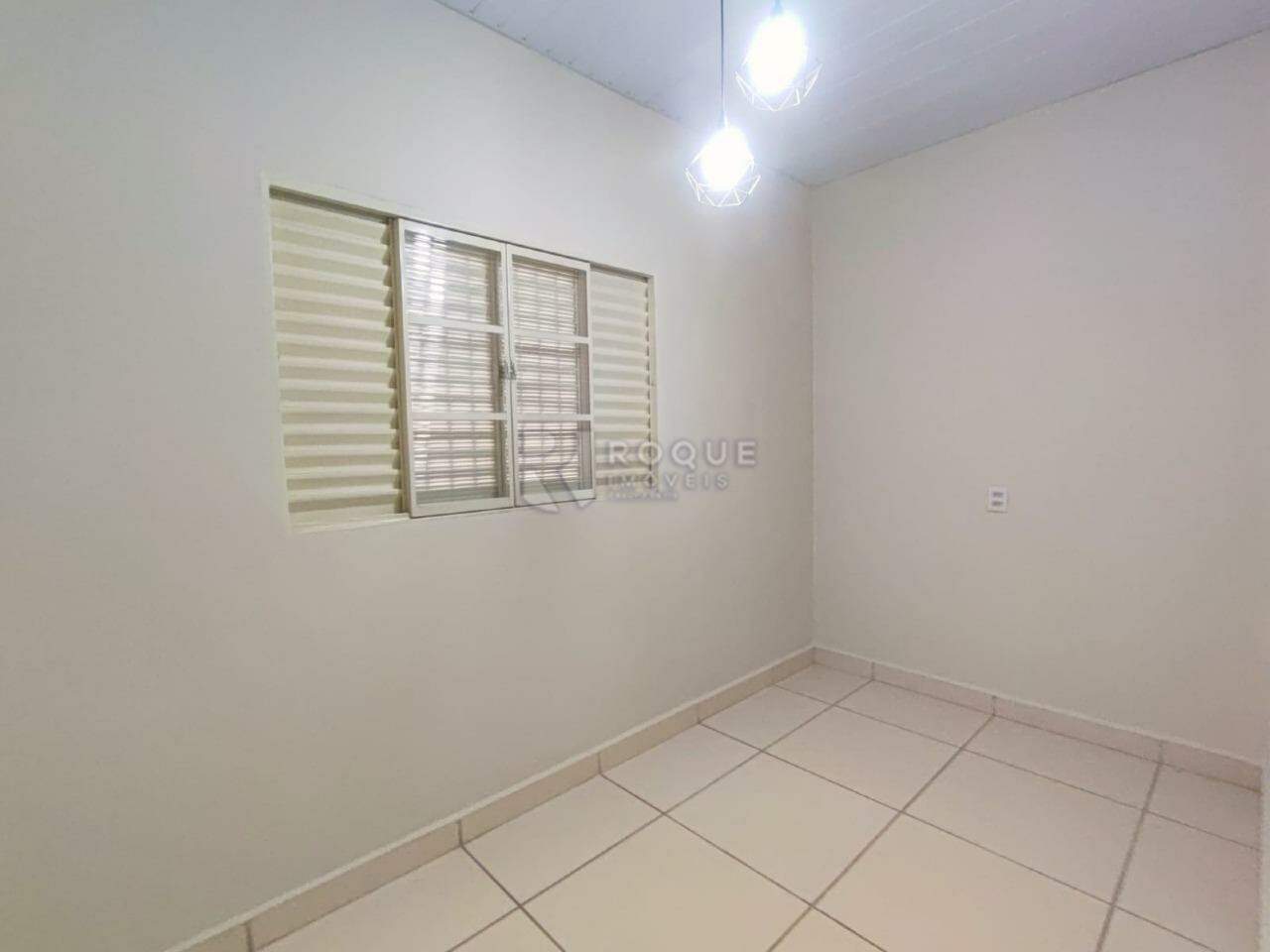 Casa Residencial para aluguel no bairro Vila Cristovam: Dormitório 2