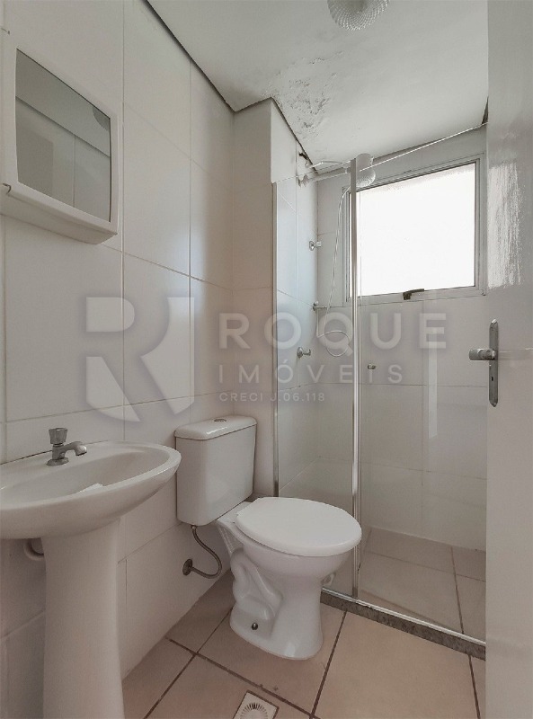 Apartamento para aluguel no bairro Chácaras Antonieta: WC social