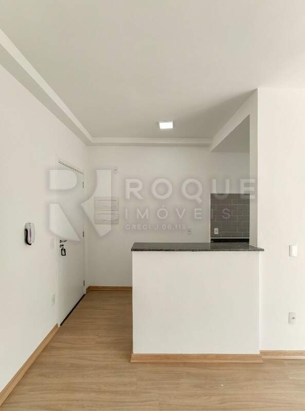 Apartamento para aluguel no bairro Jardim Residencial Victório Lucato: Sala 