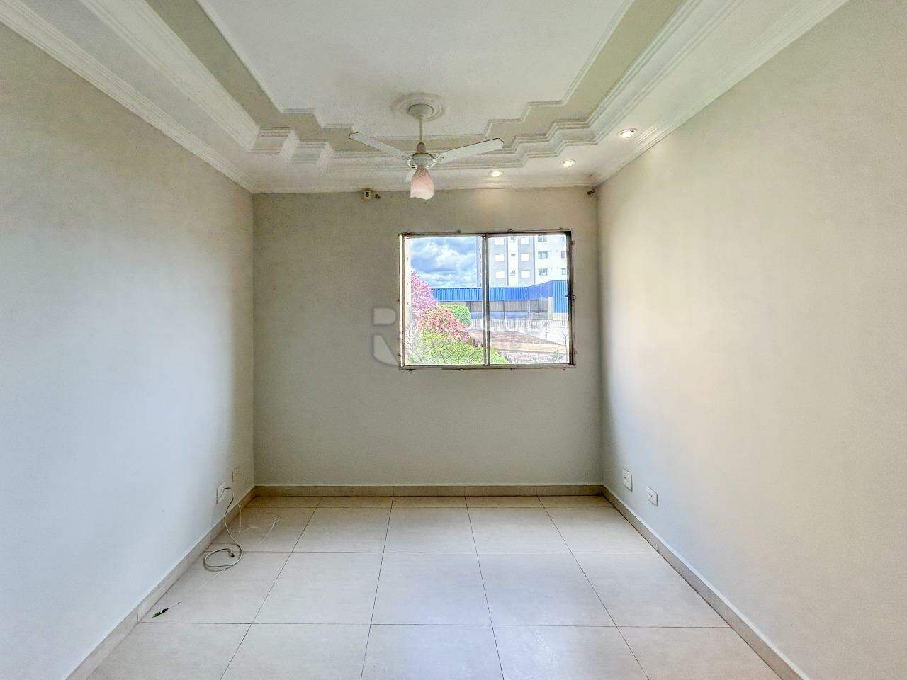 Apartamento para aluguel no bairro Parque Egisto Ragazzo: Sala 
