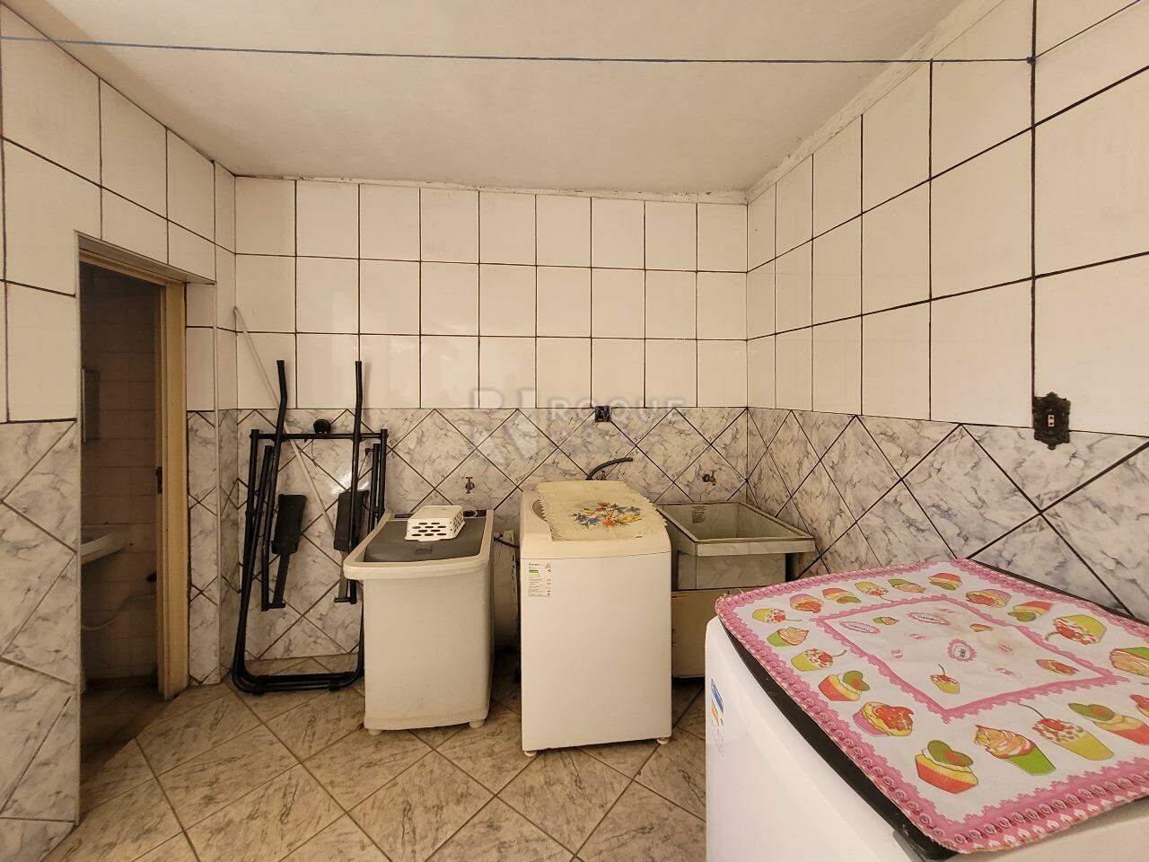 Casa Residencial à venda no bairro Parque Hippolyto: LAVANDERIA