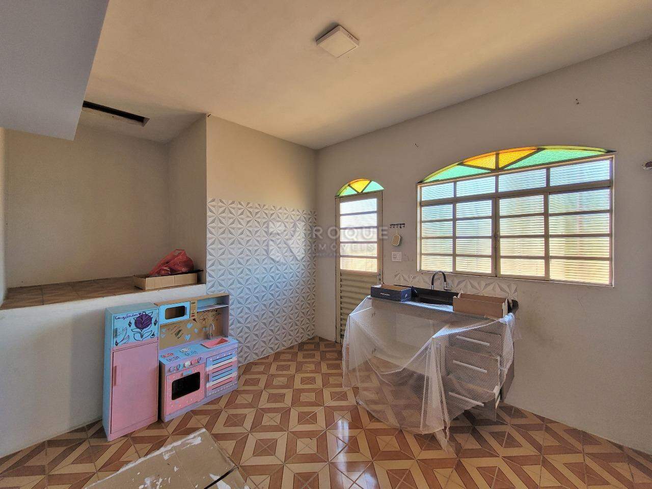 Casa Residencial à venda no bairro Parque Hippolyto: COZINHA