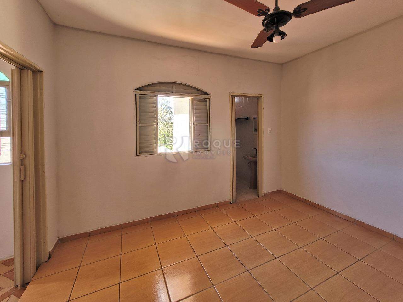 Casa Residencial à venda no bairro Parque Hippolyto: SUÍTE