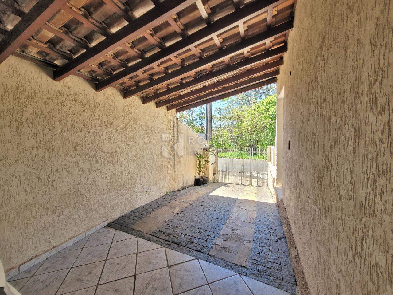 Casa Residencial à venda no bairro Parque Hippolyto: GARAGEM