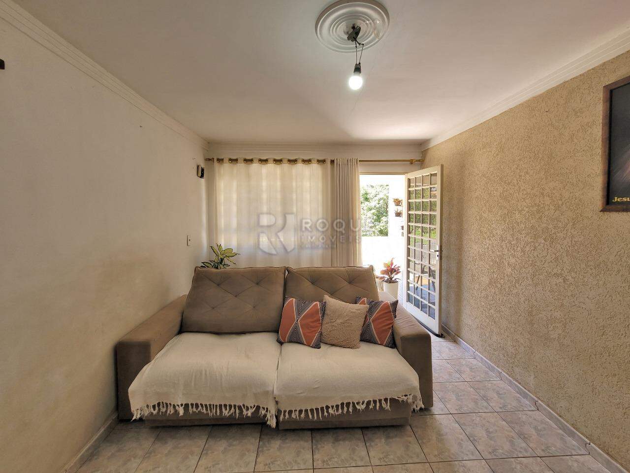 Casa Residencial à venda no bairro Parque Hippolyto: SALA DE ESTAR