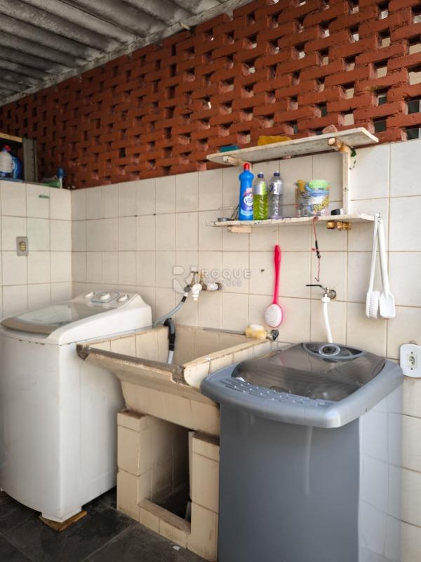 Casa Residencial à venda no bairro Parque Hippolyto: LAVANDERIA