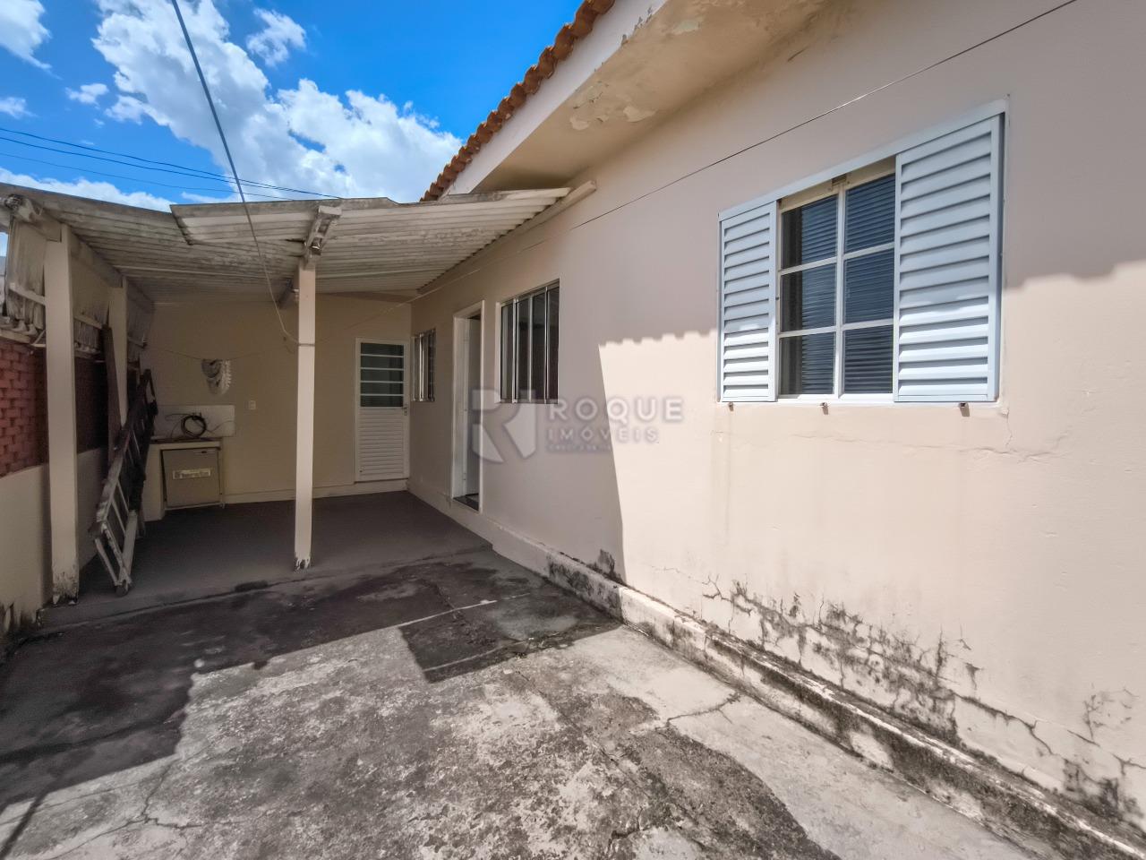 Casa Residencial à venda no bairro Parque Hippolyto: EDÍCULA