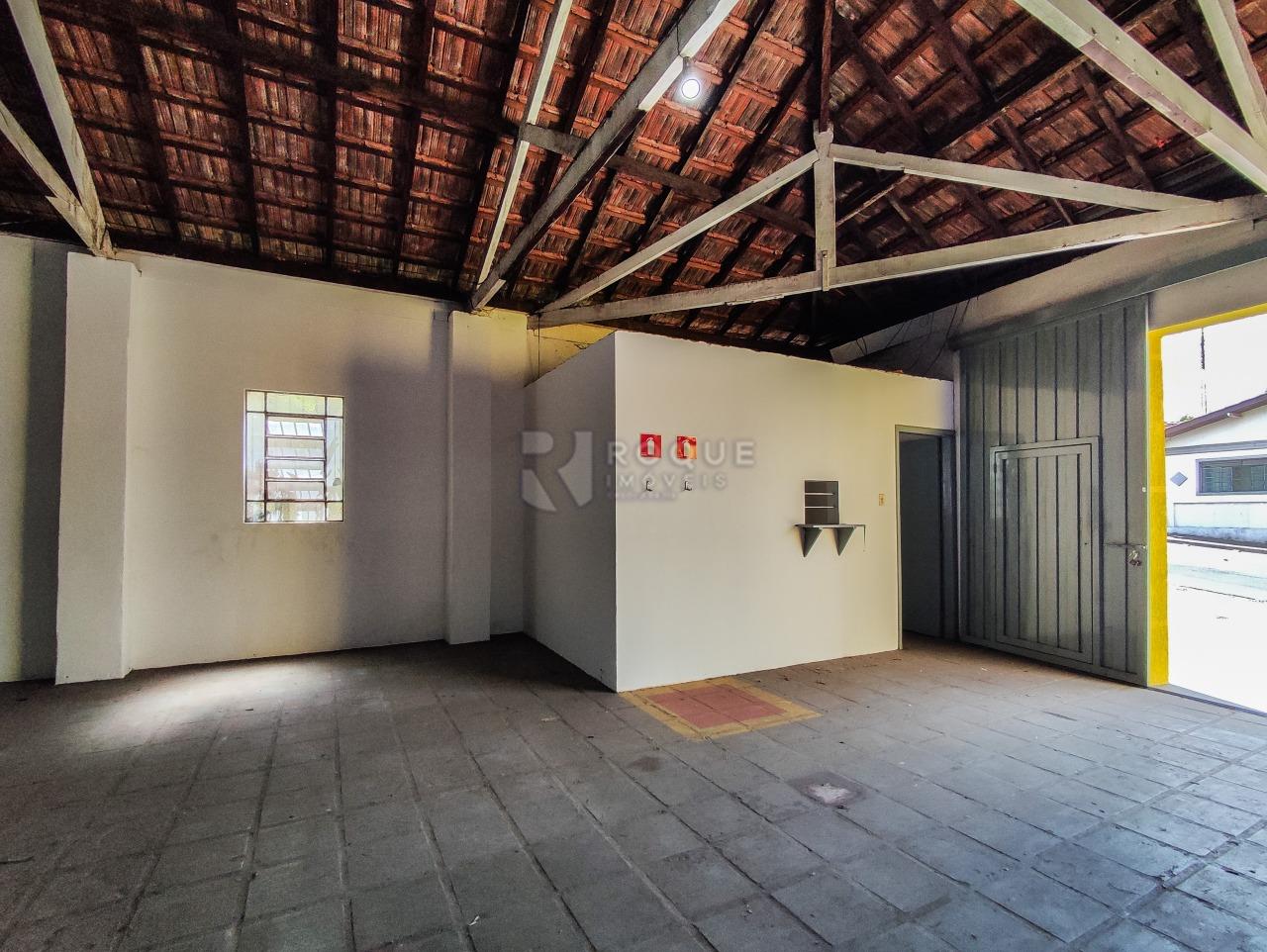 Barracão/Galpão à venda no bairro Vila Camargo: SALÃO 2