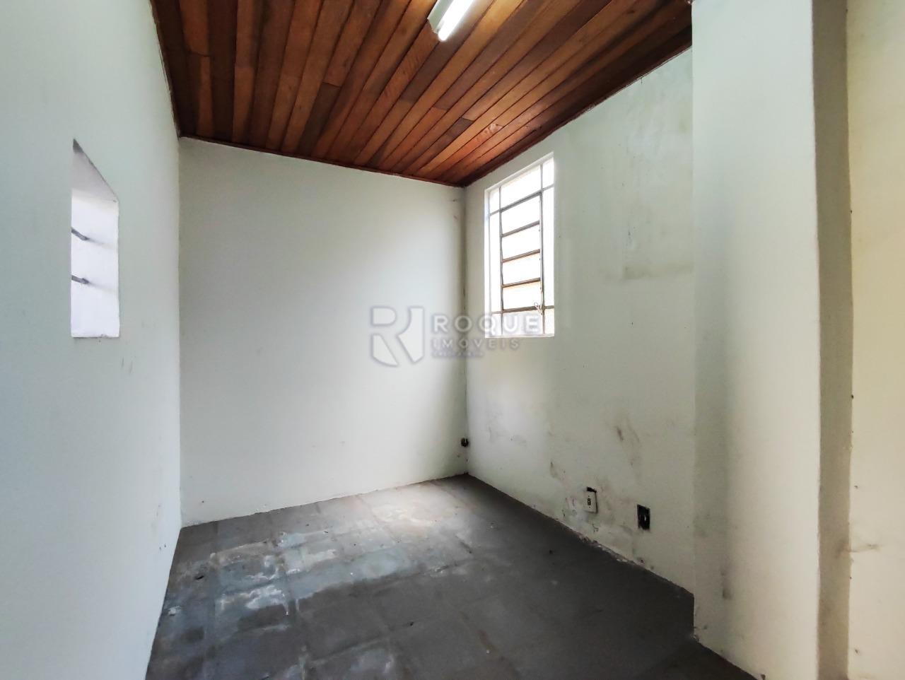 Barracão/Galpão à venda no bairro Vila Camargo: SALA