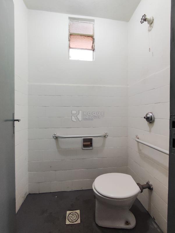 Barracão/Galpão à venda no bairro Vila Camargo: BANHEIRO 2