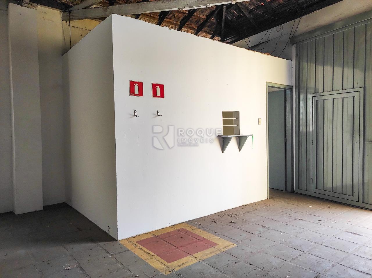 Barracão/Galpão à venda no bairro Vila Camargo: ATENDIMENTO