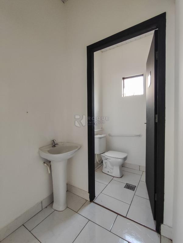 Barracão/Galpão à venda no bairro Vila Camargo: BANHEIRO SOCIAL