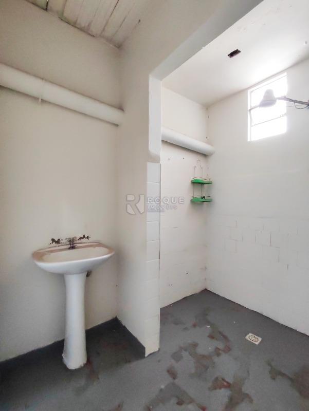 Barracão/Galpão à venda no bairro Vila Camargo: BANHEIRO 1