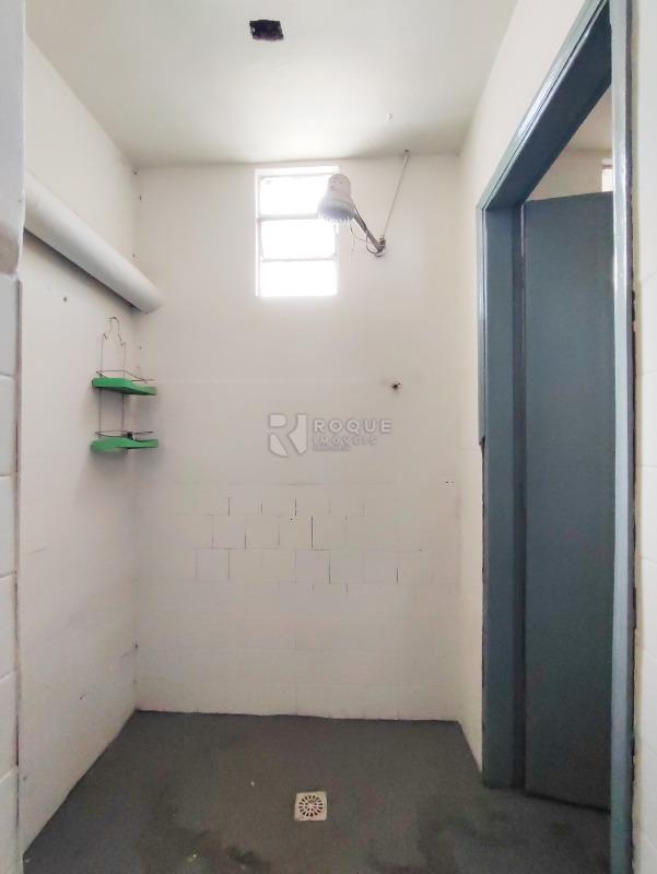 Barracão/Galpão à venda no bairro Vila Camargo: BANHEIRO 1