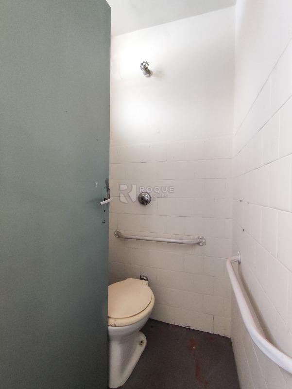 Barracão/Galpão à venda no bairro Vila Camargo: BANHEIRO 1