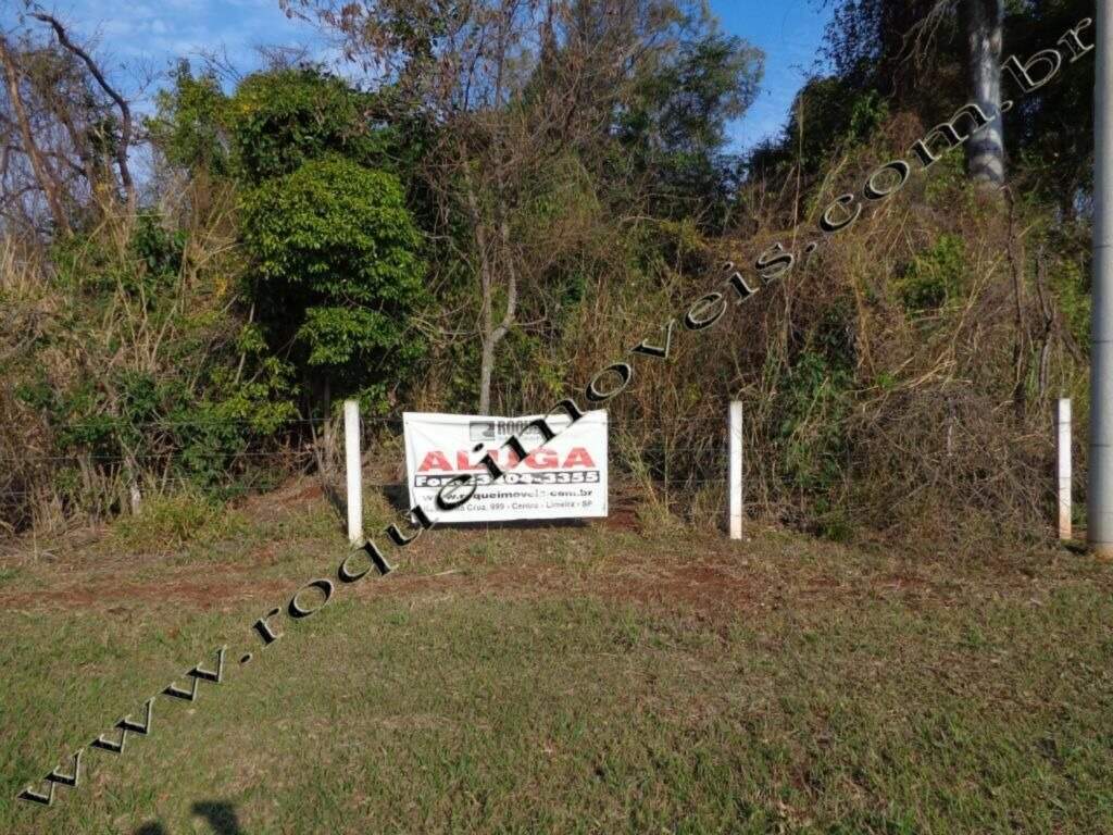 Terreno à venda no bairro Bairro do Pinhal: 