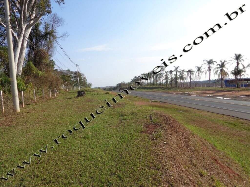 Terreno à venda no bairro Bairro do Pinhal: 