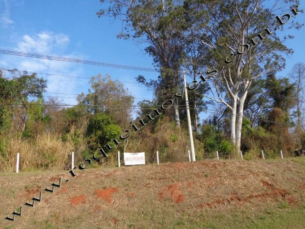 Terreno à venda no bairro Bairro do Pinhal: 