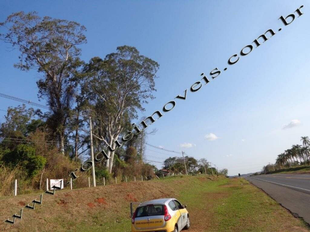 Terreno à venda no bairro Bairro do Pinhal: 