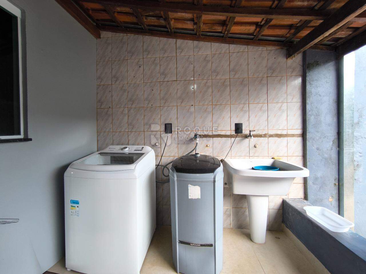 Casa Residencial à venda no bairro Jardim Santa Adélia: LAVANDERIA