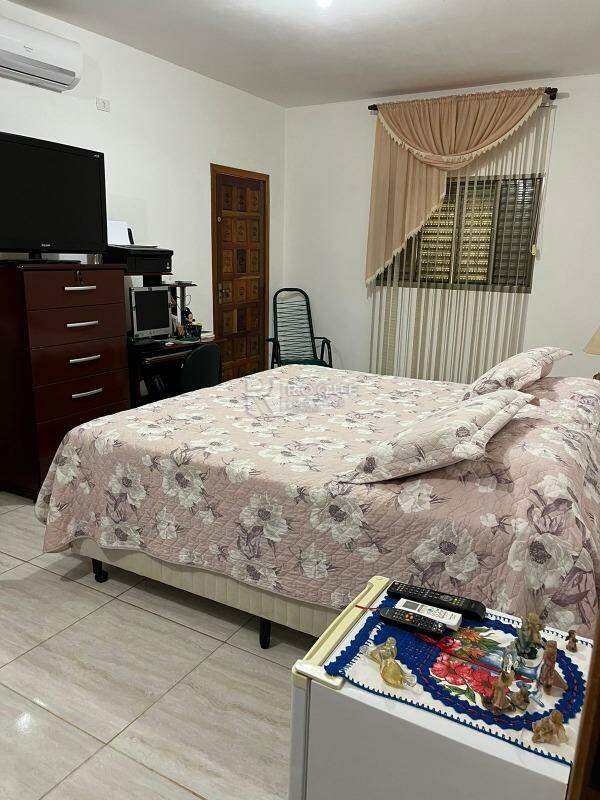 Chácara à venda no bairro Jardim Lagoa Nova: SUÍTE